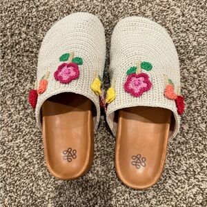 The Sak Cream Floral Embroidered Mules NEW